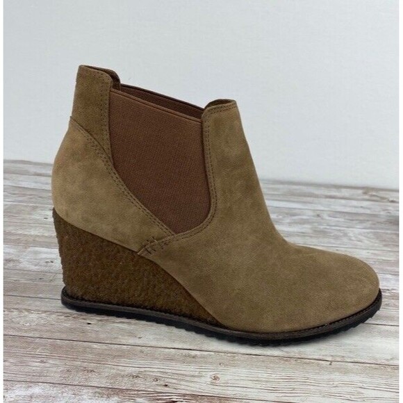 Trask Tatum Wedge Heel Booties Ankle Pull On Round Toe Taupe Tan Oiled Suede 10 - Picture 7 of 14